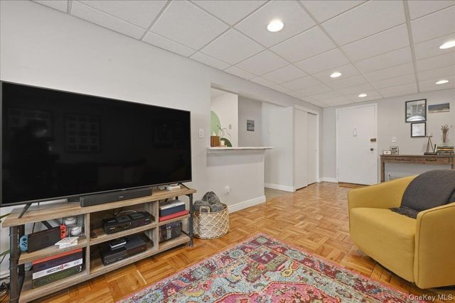 200 Atlantic Avenue Apartment 107, Lynbrook, NY 11563