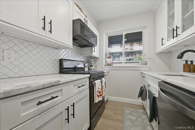 200 Atlantic Avenue Apartment 107, Lynbrook, NY 11563