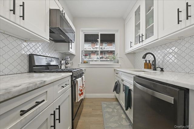 200 Atlantic Avenue Apartment 107, Lynbrook, NY 11563