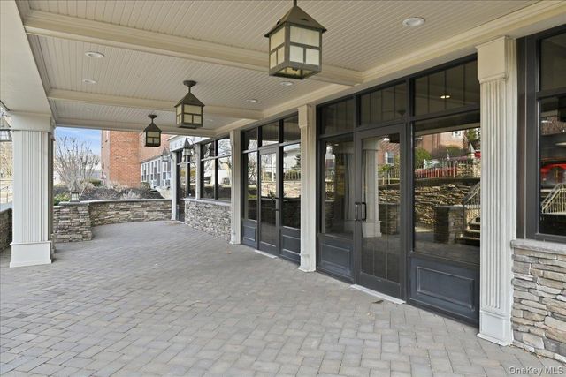 200 Atlantic Avenue Apartment 107, Lynbrook, NY 11563