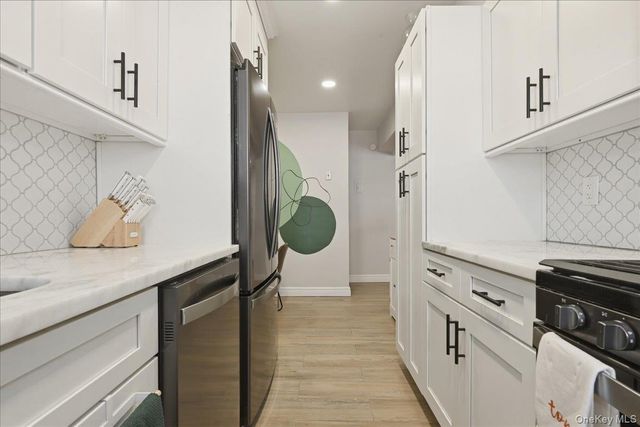 200 Atlantic Avenue Apartment 107, Lynbrook, NY 11563