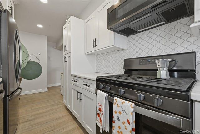 200 Atlantic Avenue Apartment 107, Lynbrook, NY 11563