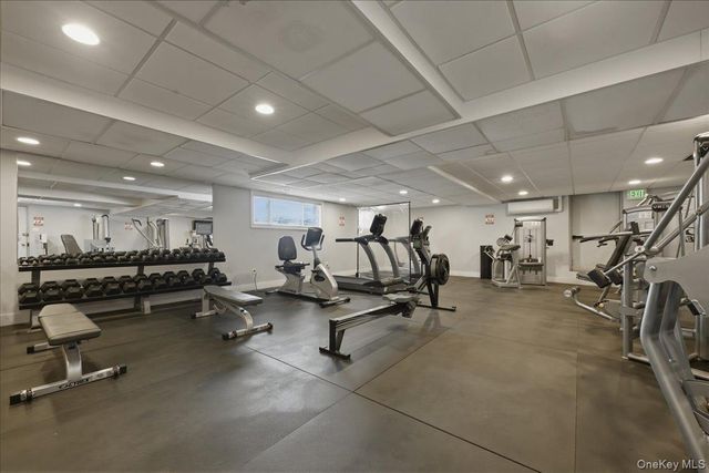 200 Atlantic Avenue Apartment 107, Lynbrook, NY 11563