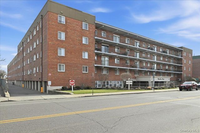 200 Atlantic Avenue Apartment 107, Lynbrook, NY 11563