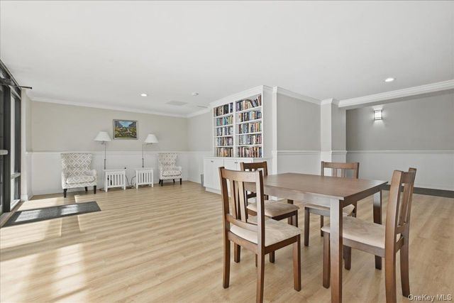 200 Atlantic Avenue Apartment 107, Lynbrook, NY 11563