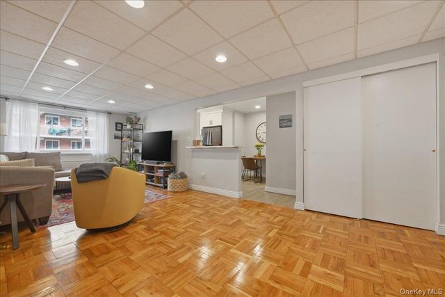 200 Atlantic Avenue Apartment 107, Lynbrook, NY 11563