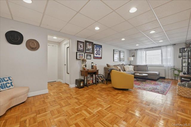 200 Atlantic Avenue Apartment 107, Lynbrook, NY 11563