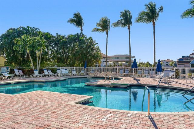 6626 Via Regina, Boca Raton, FL 33433