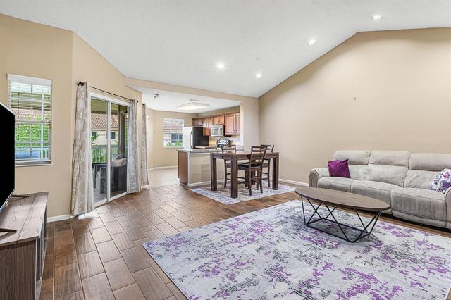 6626 Via Regina, Boca Raton, FL 33433