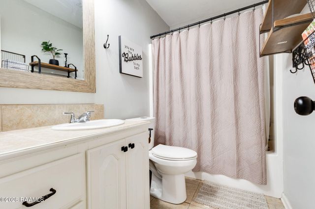 113 Country Living Drive, Lafayette, LA 70507