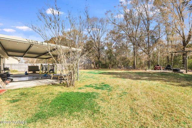 113 Country Living Drive, Lafayette, LA 70507