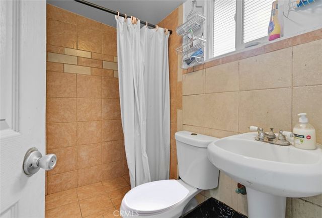 7633 Racine Ave, Paramount, CA 90723