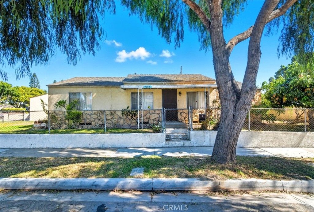 7633 Racine Ave, Paramount, CA 90723