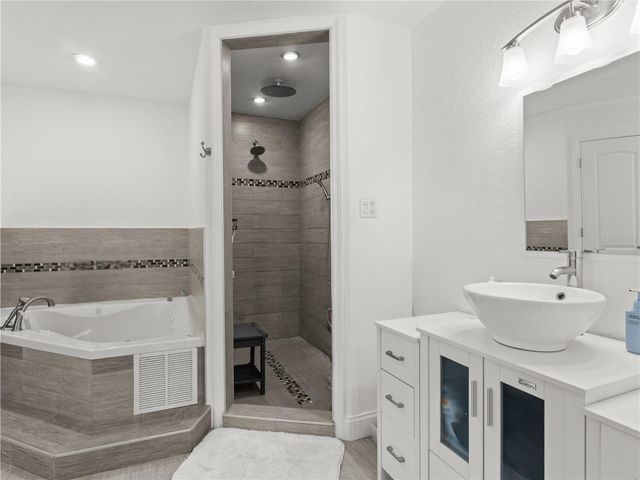 14 WHETSTONE LANE, Palm Coast, FL 32164