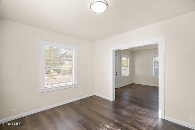 2721 SACRAMENTO Avenue, El Paso, TX 79930