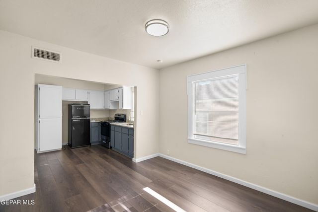 2721 SACRAMENTO Avenue, El Paso, TX 79930