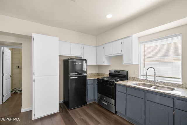 2721 SACRAMENTO Avenue, El Paso, TX 79930
