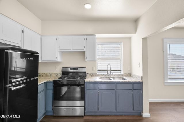2721 SACRAMENTO Avenue, El Paso, TX 79930