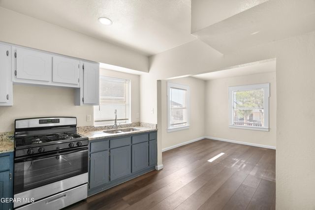 2721 SACRAMENTO Avenue, El Paso, TX 79930