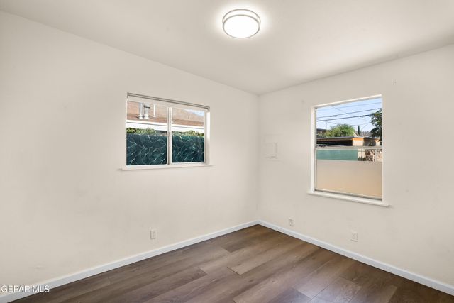 2721 SACRAMENTO Avenue, El Paso, TX 79930
