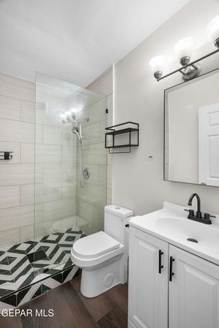 2721 SACRAMENTO Avenue, El Paso, TX 79930