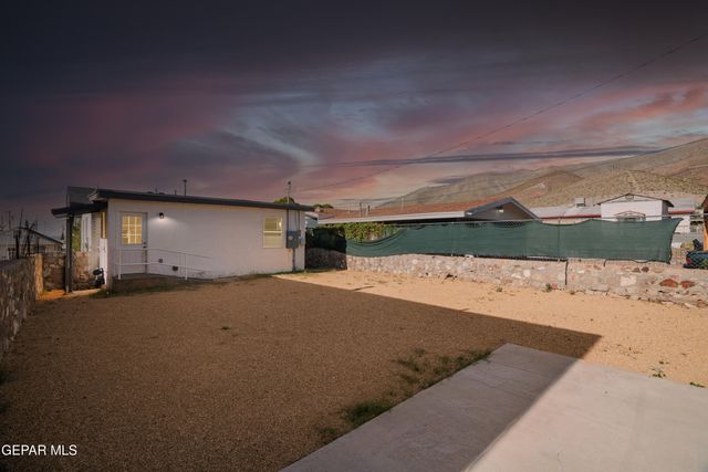 2721 SACRAMENTO Avenue, El Paso, TX 79930