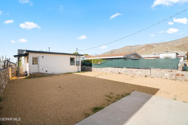 2721 SACRAMENTO Avenue, El Paso, TX 79930