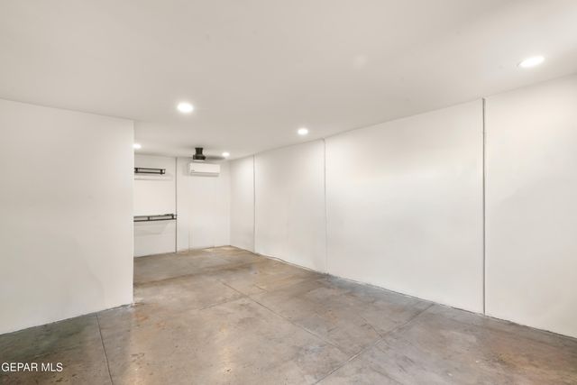 2721 SACRAMENTO Avenue, El Paso, TX 79930