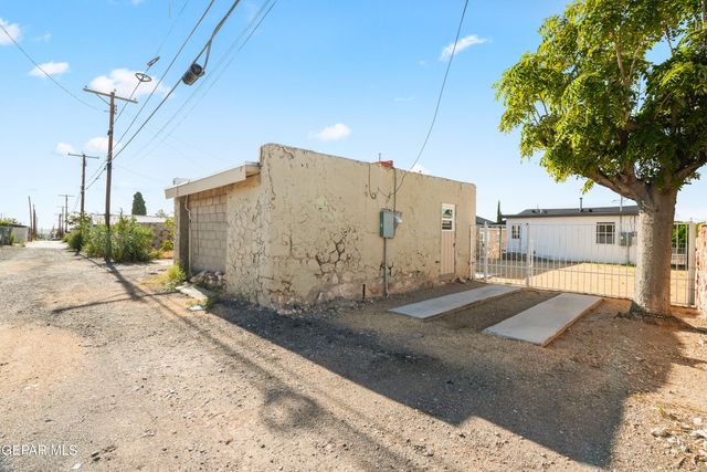 2721 SACRAMENTO Avenue, El Paso, TX 79930