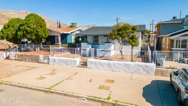 2721 SACRAMENTO Avenue, El Paso, TX 79930