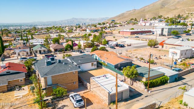 2721 SACRAMENTO Avenue, El Paso, TX 79930