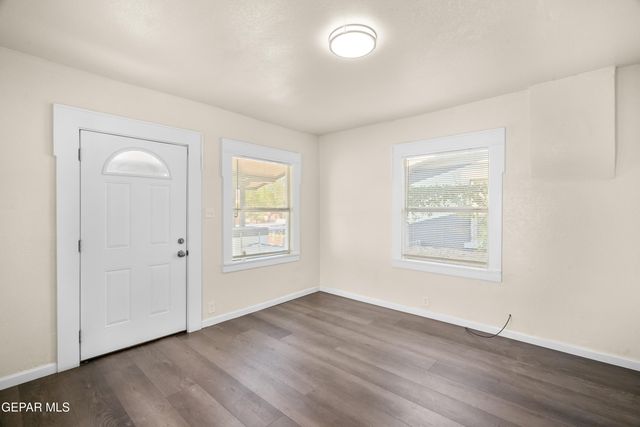 2721 SACRAMENTO Avenue, El Paso, TX 79930