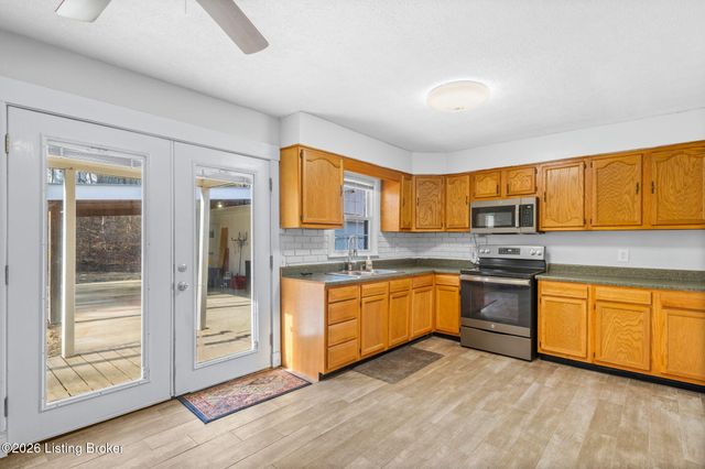 174 W Joyce Ln, Brooks, KY 40109