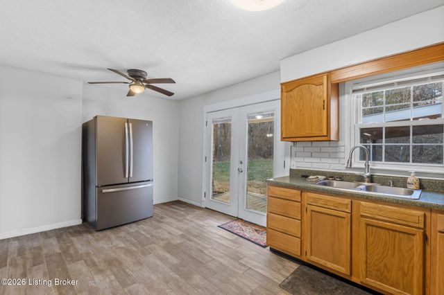 174 W Joyce Ln, Brooks, KY 40109