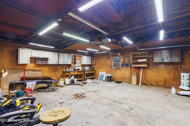 174 W Joyce Ln, Brooks, KY 40109