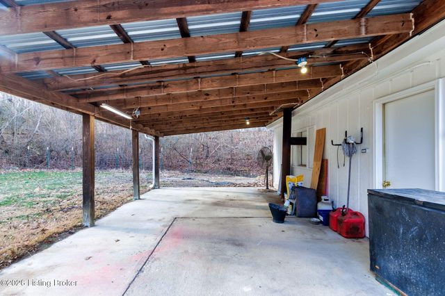 174 W Joyce Ln, Brooks, KY 40109