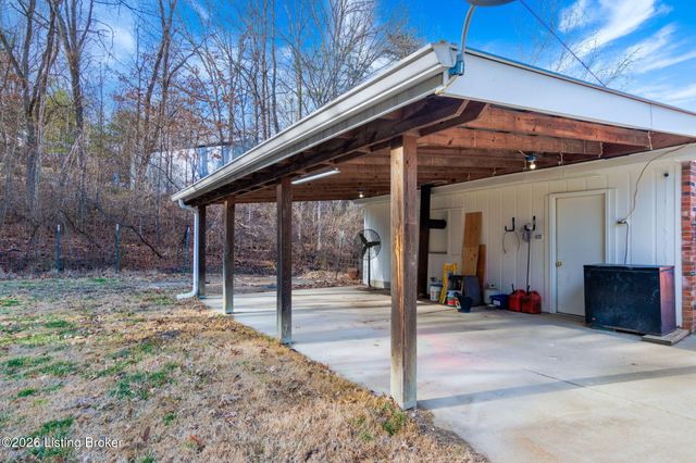 174 W Joyce Ln, Brooks, KY 40109