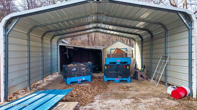 174 W Joyce Ln, Brooks, KY 40109