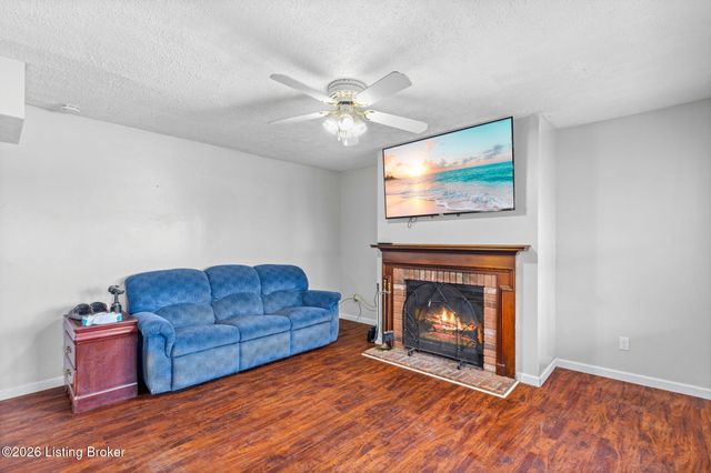 174 W Joyce Ln, Brooks, KY 40109