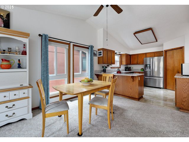 4035 Sw POMONA St, Portland, OR 97219