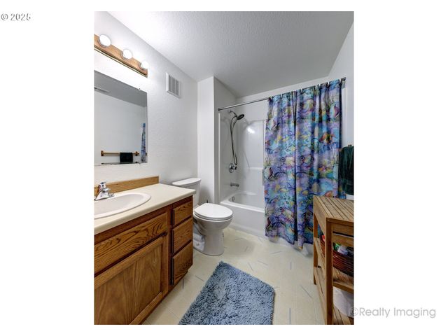 4035 Sw POMONA St, Portland, OR 97219