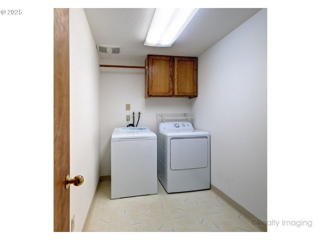 4035 Sw POMONA St, Portland, OR 97219