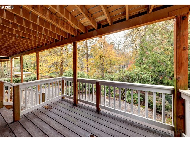 4035 Sw POMONA St, Portland, OR 97219