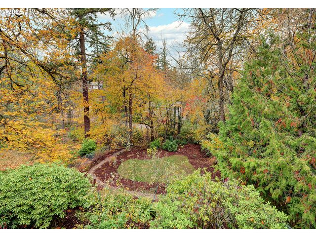 4035 Sw POMONA St, Portland, OR 97219