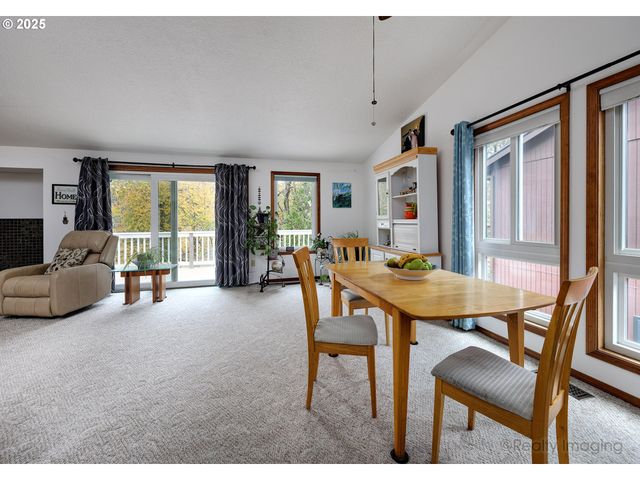 4035 Sw POMONA St, Portland, OR 97219