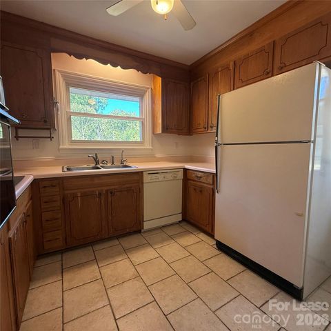 1627 Paddock Circle, Charlotte, NC 28209