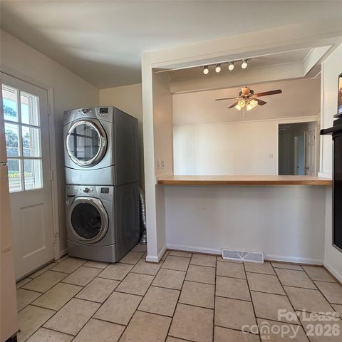 1627 Paddock Circle, Charlotte, NC 28209