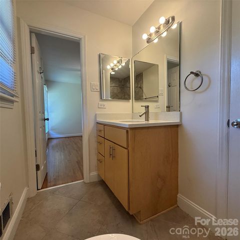 1627 Paddock Circle, Charlotte, NC 28209