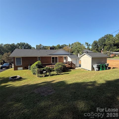 1627 Paddock Circle, Charlotte, NC 28209