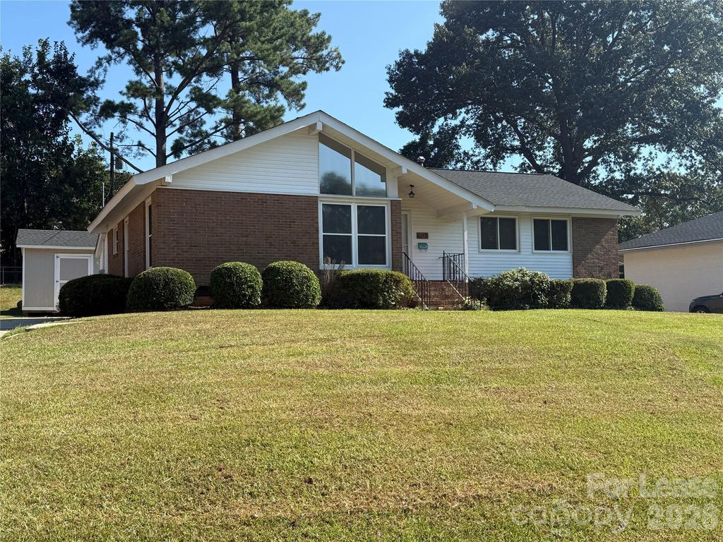 1627 Paddock Circle, Charlotte, NC 28209